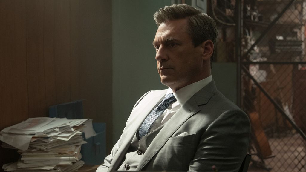 Jon Hamm es el protagonosta de 'Vicios ocultos', donde se mete en la piel de un labdrón de guante blanco