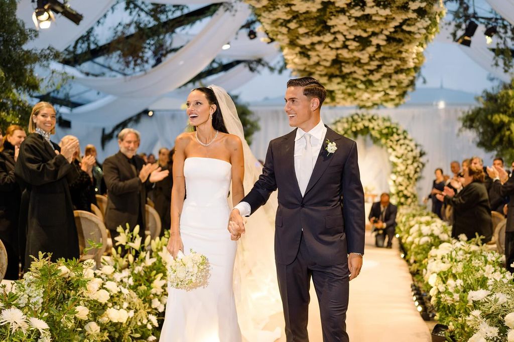 Oriana Sabatini y Paulo Dybala el día de su boda el 20 de julio de 2024.