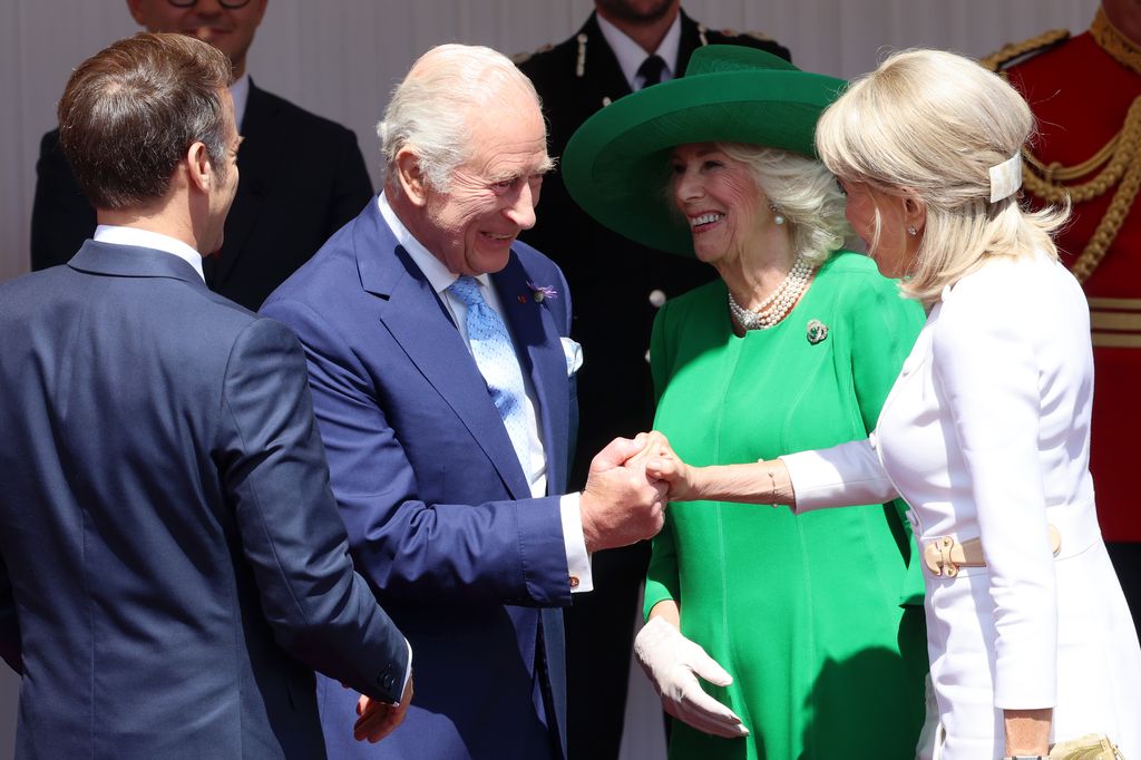 Bienvenida de los reyes británicos a los Macron
