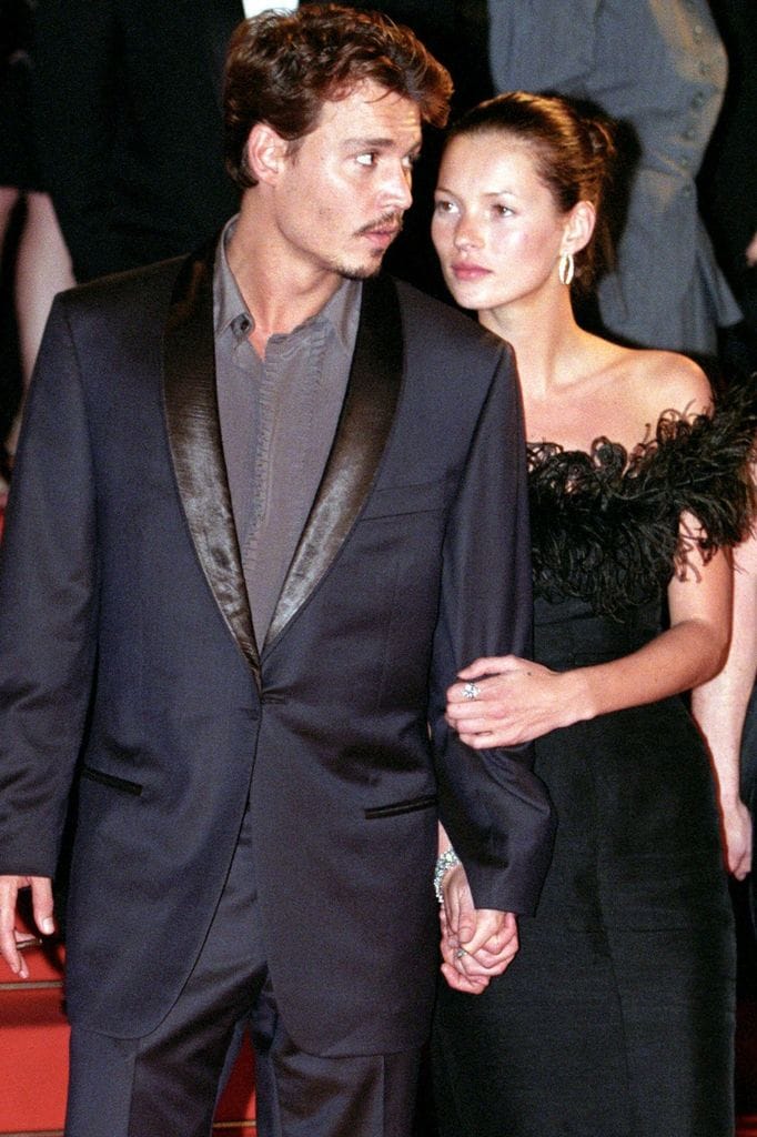 El vestido vintage de Kate Moss en su debut de alfombra roja con Johnny Depp fue un regalo del actor y ella lo volvió a llevar justo después de la ruptura