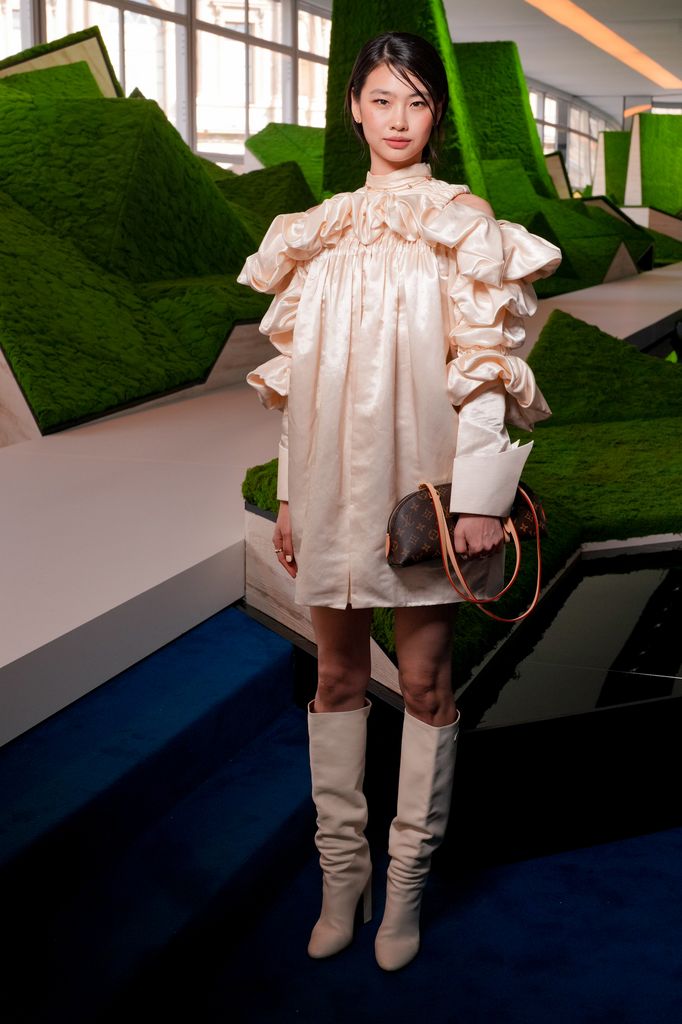 Hoyeon en el desfile de Louis Vuitton Otoño/Invierno 2026-2027