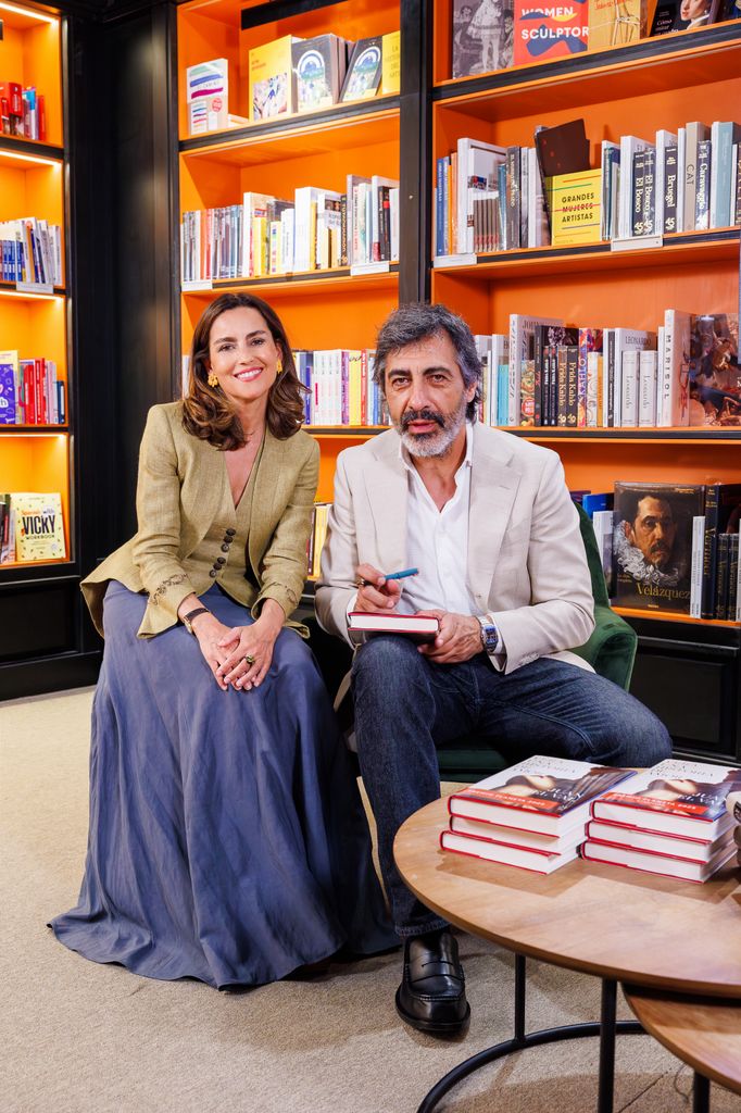 Juan del Val, sus 10 revelaciones más sorprendentes en el Club de Lectura de ¡HOLA!: "Empecé escribiendo en la sombra para otros autores"