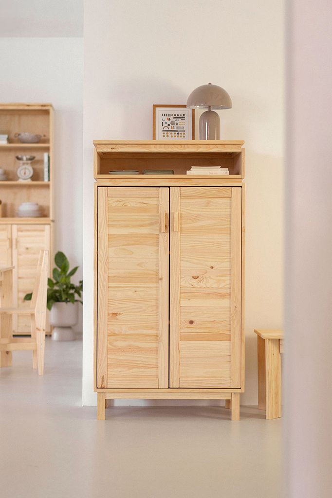 Armarito de madera maciza de pino