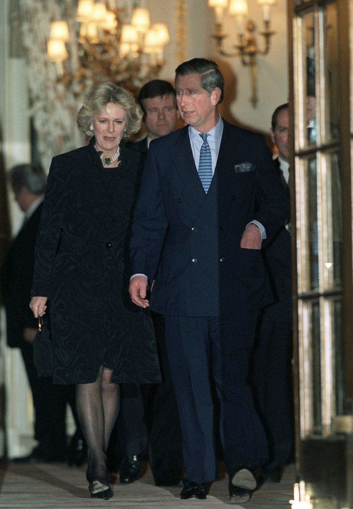Carlos y Camilla el 28 de enero de 1999 cuando se dejaron fotografiar juntos por primera vez 