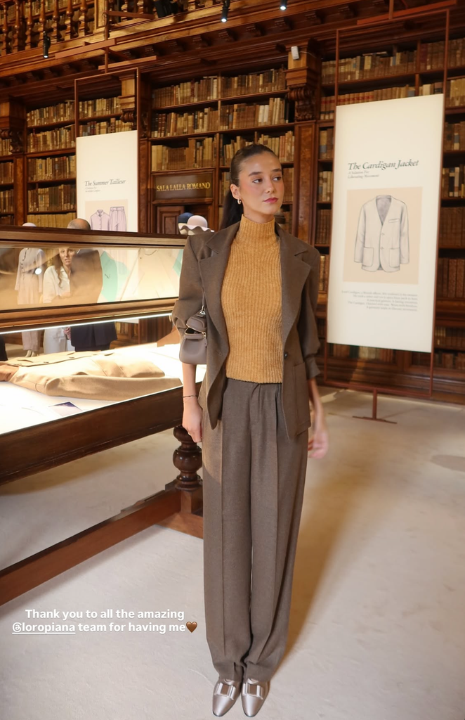 Victoria Federica con un traje de cashmere y top de cuello alto en la Semana de la Moda de Milán 2026.