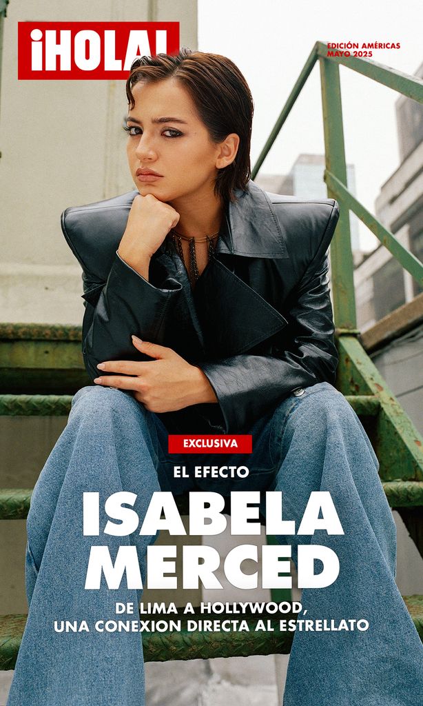 Fotógrafo: Izack Morales | Styist: Odile Iturraspe| Peinado y Maquillaje: Jamie Harper | Chaqueta: Long black leather coat – AM.EN | Pantalones: Denim – Spencer Badu | Zapatos: Heels – Rombaut | Joyería: Marie-Lise Lachapelle
