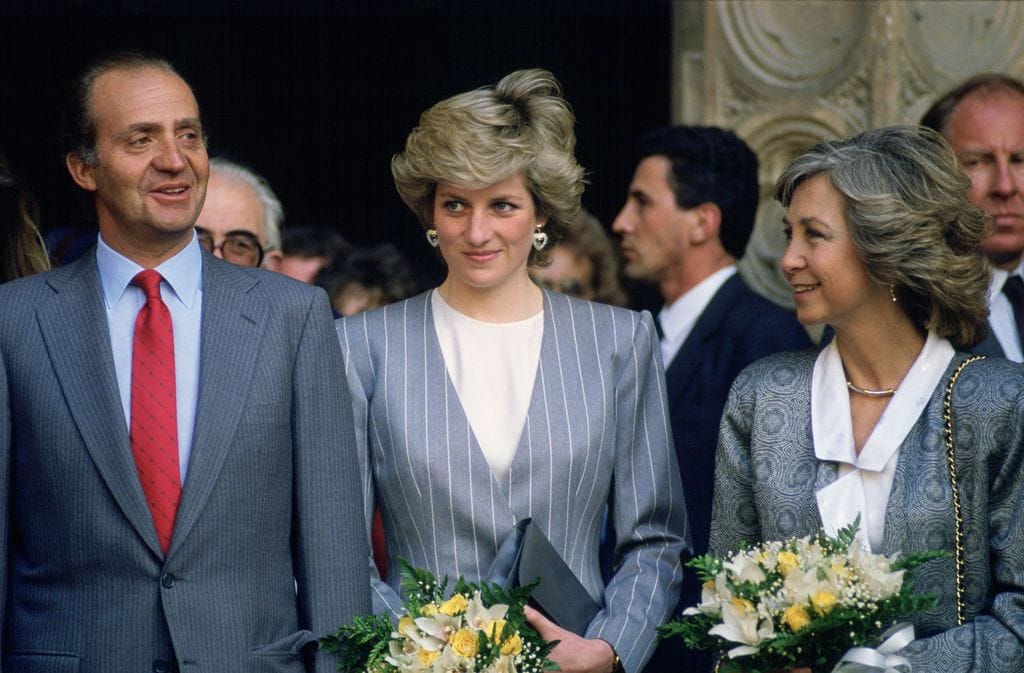 El rey Juan Carlos, Diana de Gales y la reina Sofía durante una visita de la Princesa a España