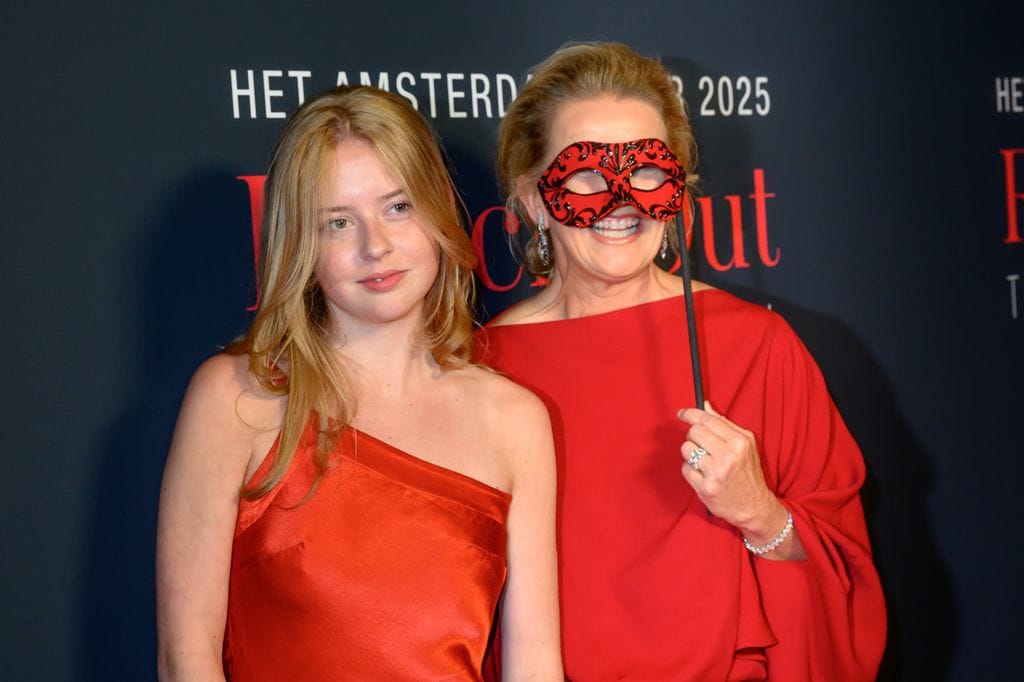 La princesa Mabel de Holanda con su hija, la condesa Zaria