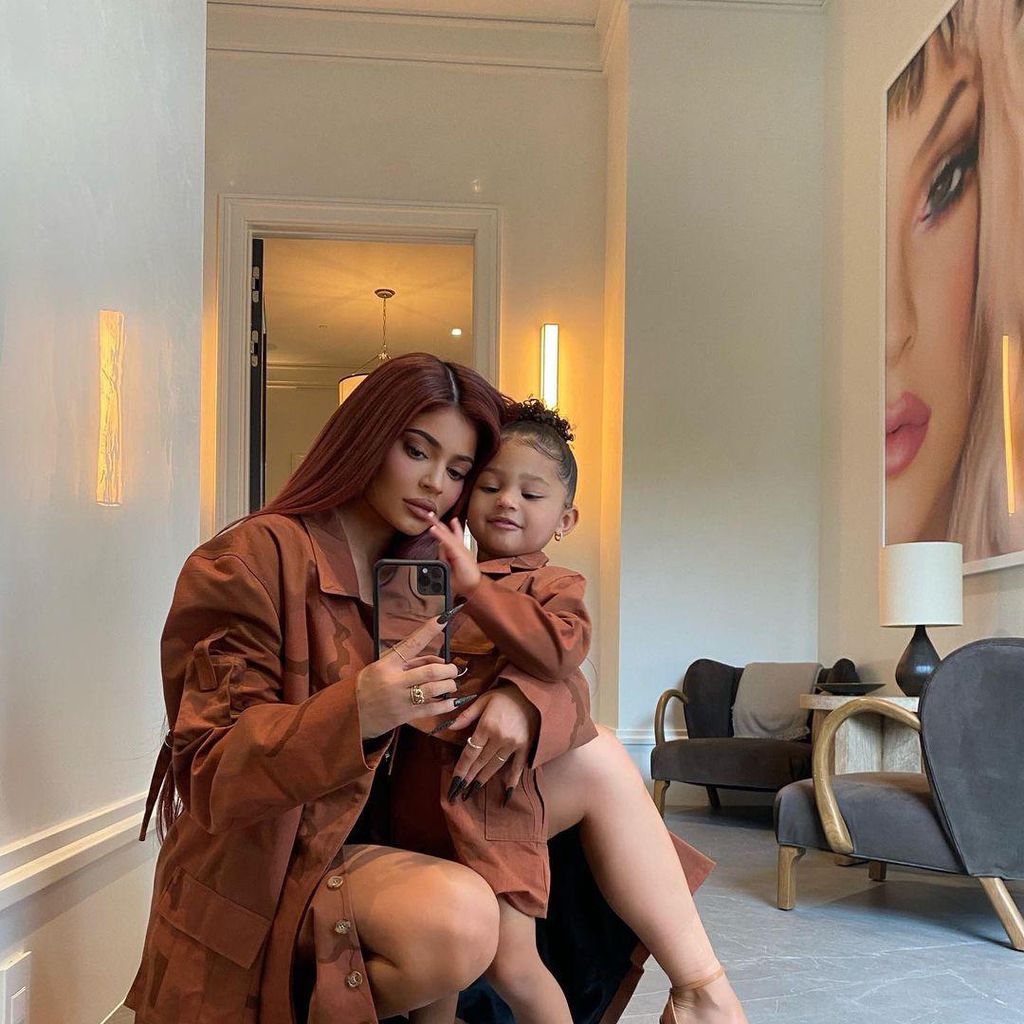 stormi y kylie jenner