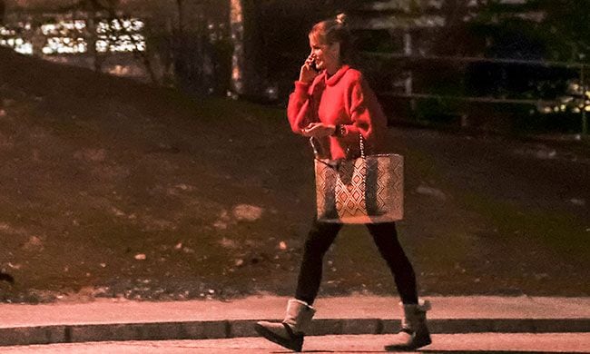 Alba Carrillo saliendo de sus clases de criminología