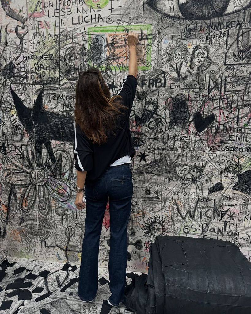 Cindy Crawford visitó el Museo Tamayo en la Ciudad de México. 