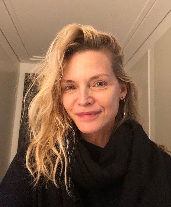 selfie-natural-michelle-pfeiffer