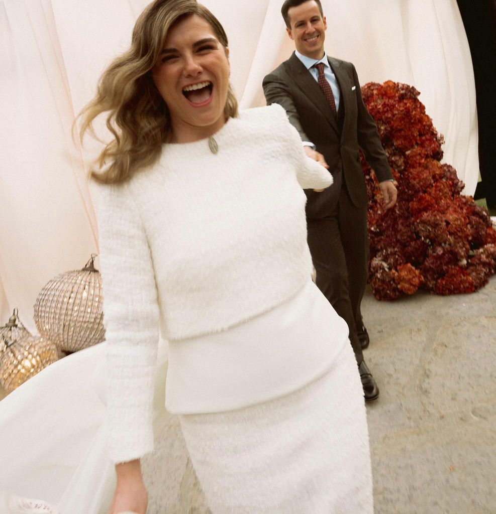 Novias de otoño con vestidos de tweed dos piezas con lazo