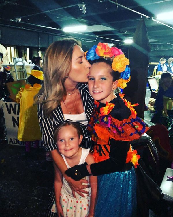 Geraldine Bazán y sus hijas