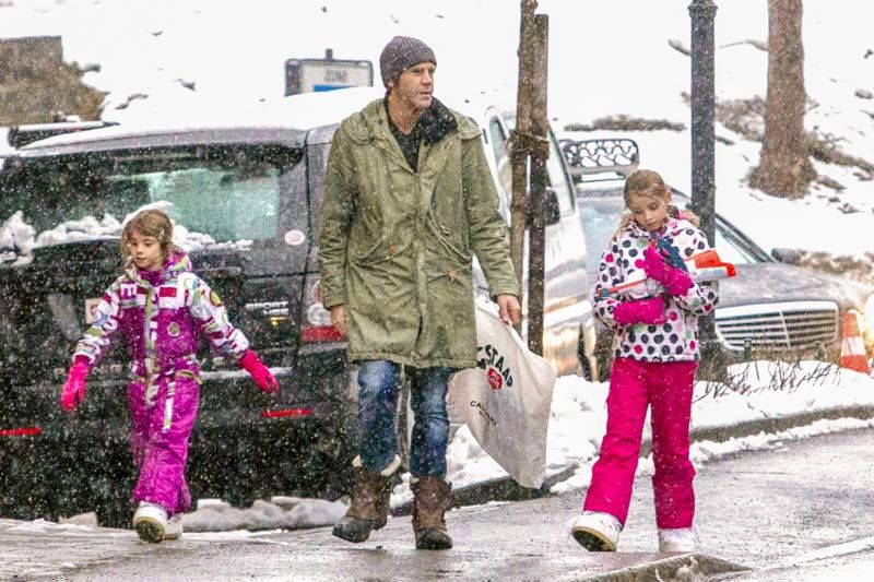 Filiberto de Saboya con sus hijas