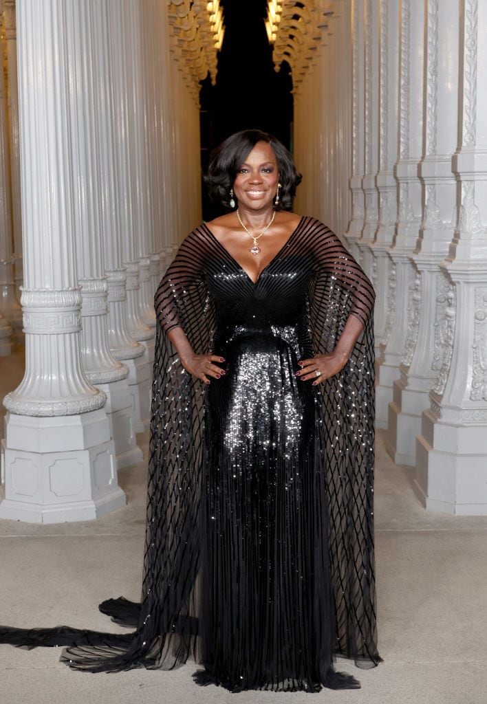 Plano entero de Viola Davis en la gala LACMA Art+Film 2024