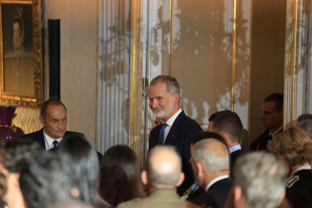 Felipe VI a su llegada a la residencia oficial de la Embajada de Francia