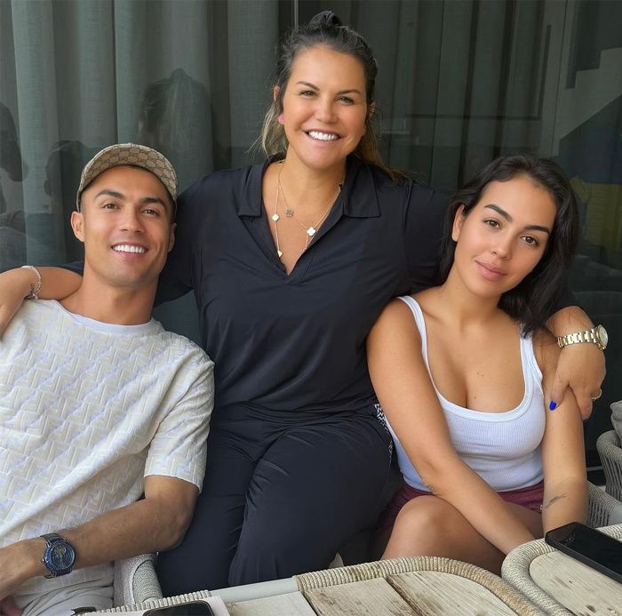 Cristiano Ronaldo y Georgina Rodríguez con Katia Aveiro