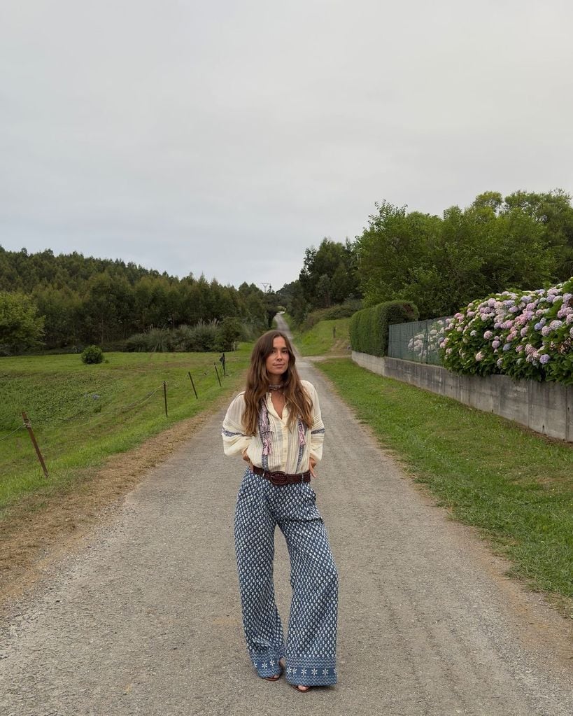 María Pombo con look de entretiempo