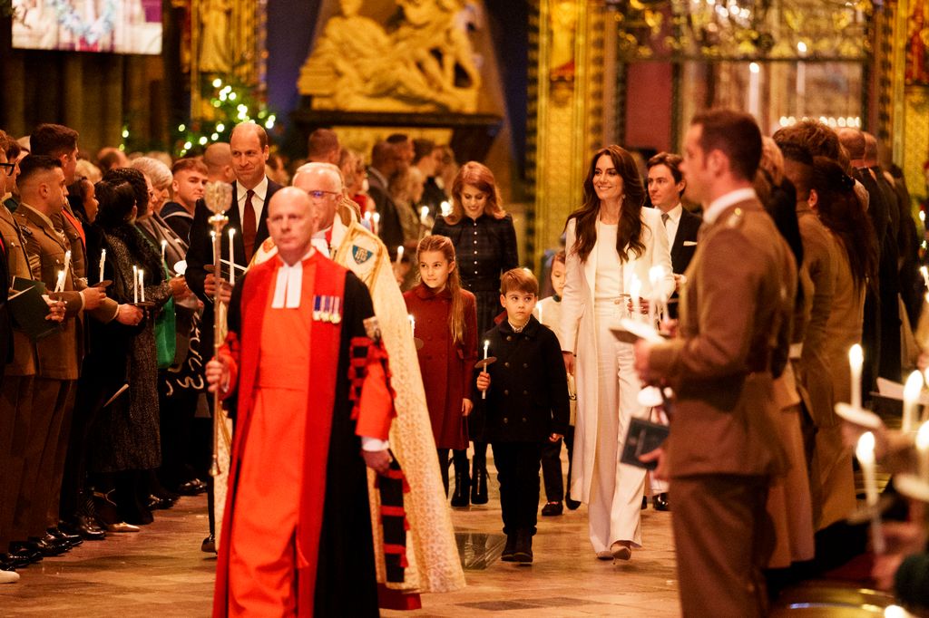 Kate Middleton con su familia llegando al concierto de Navidad