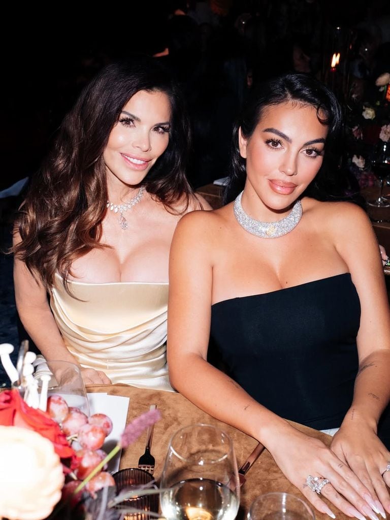 Lauren Sánchez Bezos y Georgina Rodríguez posaron juntas a principios de este otoño en Nueva York