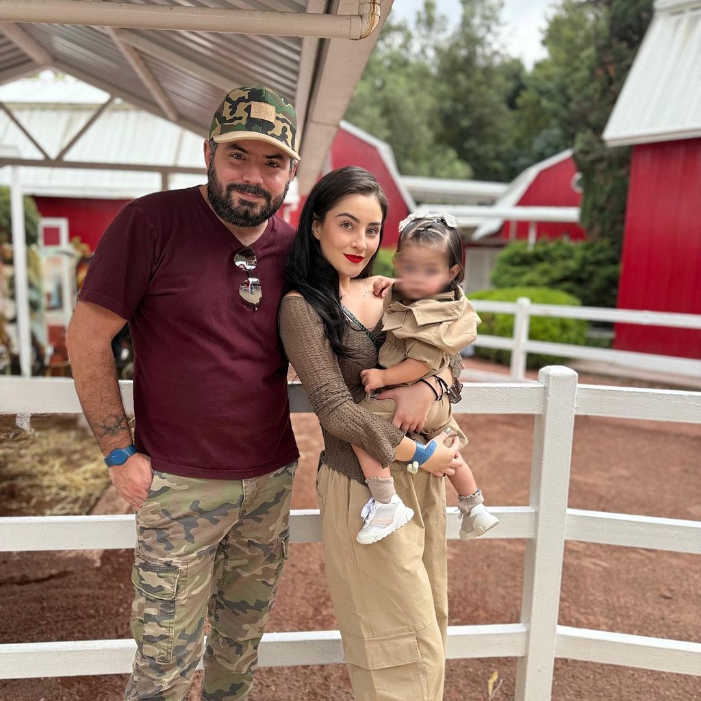 Paola Dalay y José Eduardo Derbez celebran dichosos el segundo cumpleaños de su hija Tessa