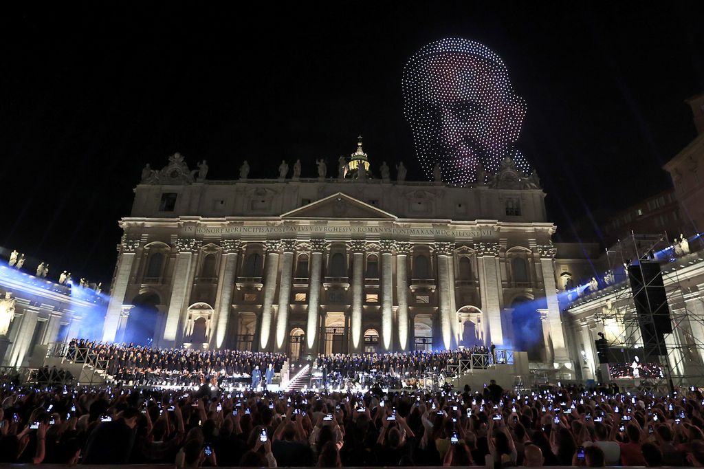 Uno de los momentos más emotivos de la velada fue cuando el homenaje al recién fallecido Papa Francisco