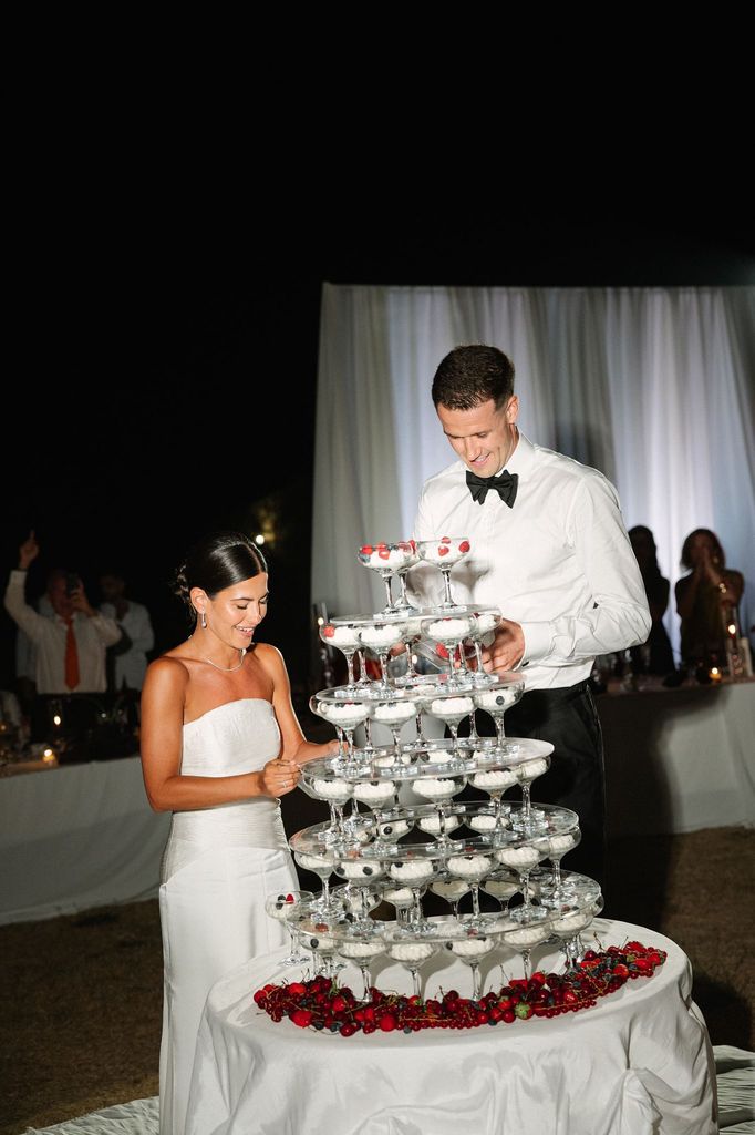 La boda del baloncestista Xabi López y Carlota