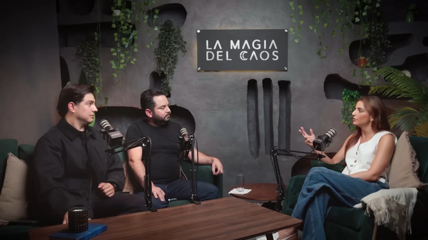 Aislinn Derbez conversó con sus hermanos José Eduardo y Vadhir en 'La Magia del Caos'