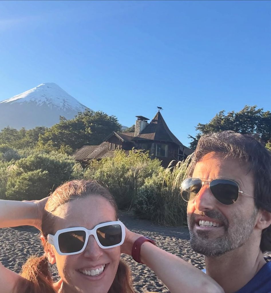 La pareja, en uno de sus viajes a Chile