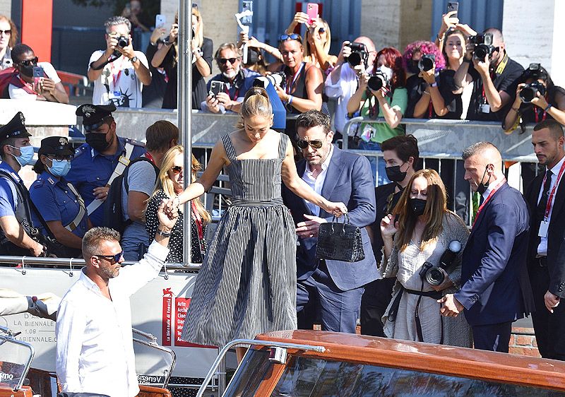 A Jennifer Lopez y Ben Affleck la presión mediática les pasó factura