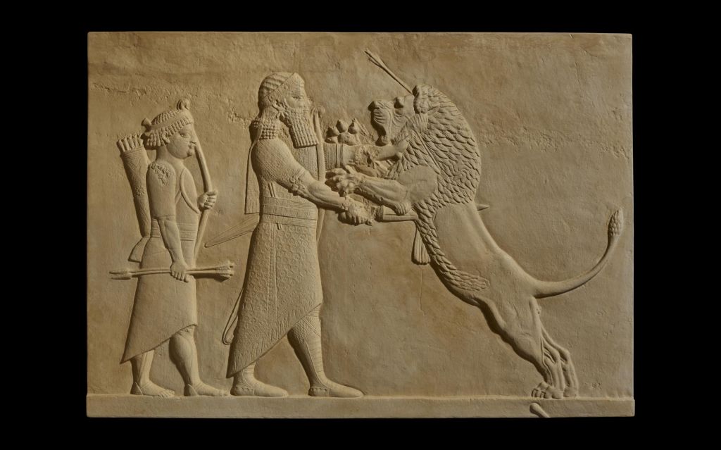 Asurbanipal matando al león simboliza la fuerza y el valor del rey. © The Trustees of the British Museum (2026)