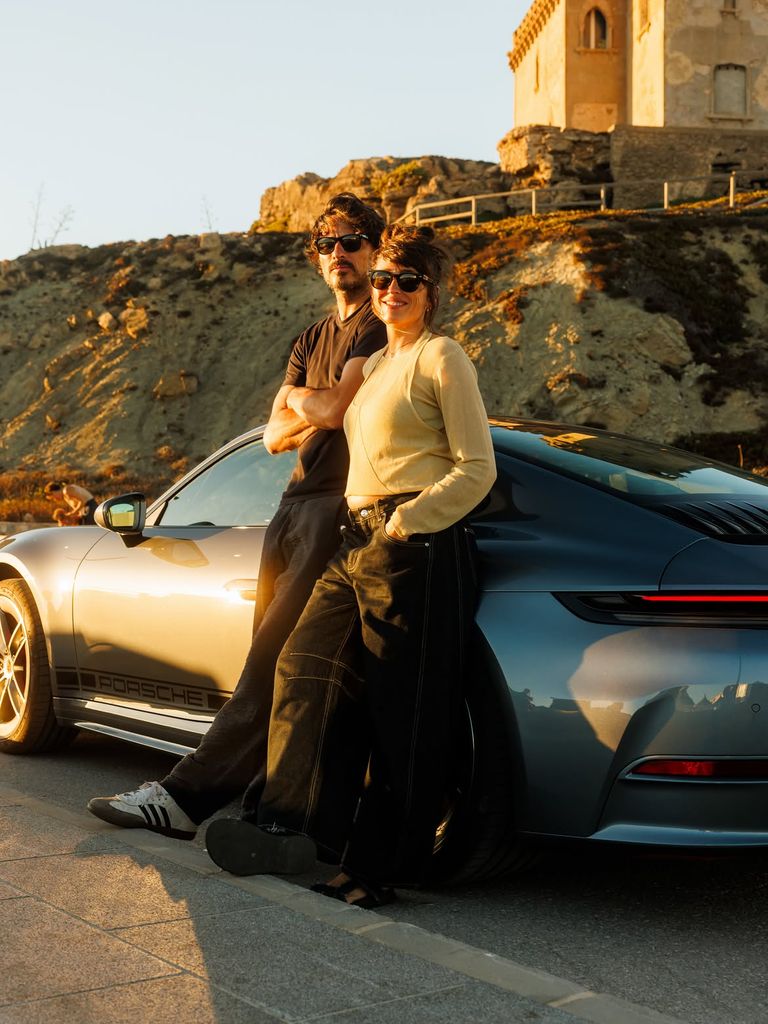 Andrés Velencoso, de vacaciones con su hermana Silvia