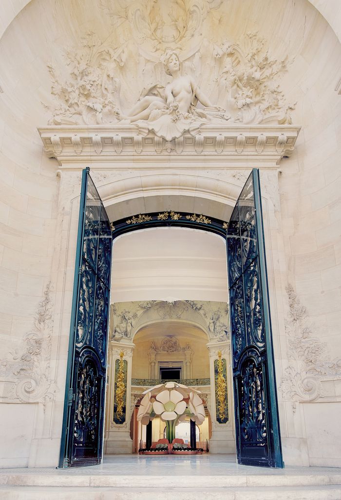 Entrada a la icónica Rotonde d’Antin, sala del Grand Palais donde se dispuso la obra 'Le Grand Bouquet'.