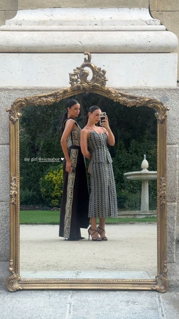 Victoria Federica y Rocio Laffón en el desfile de IQ Collection
