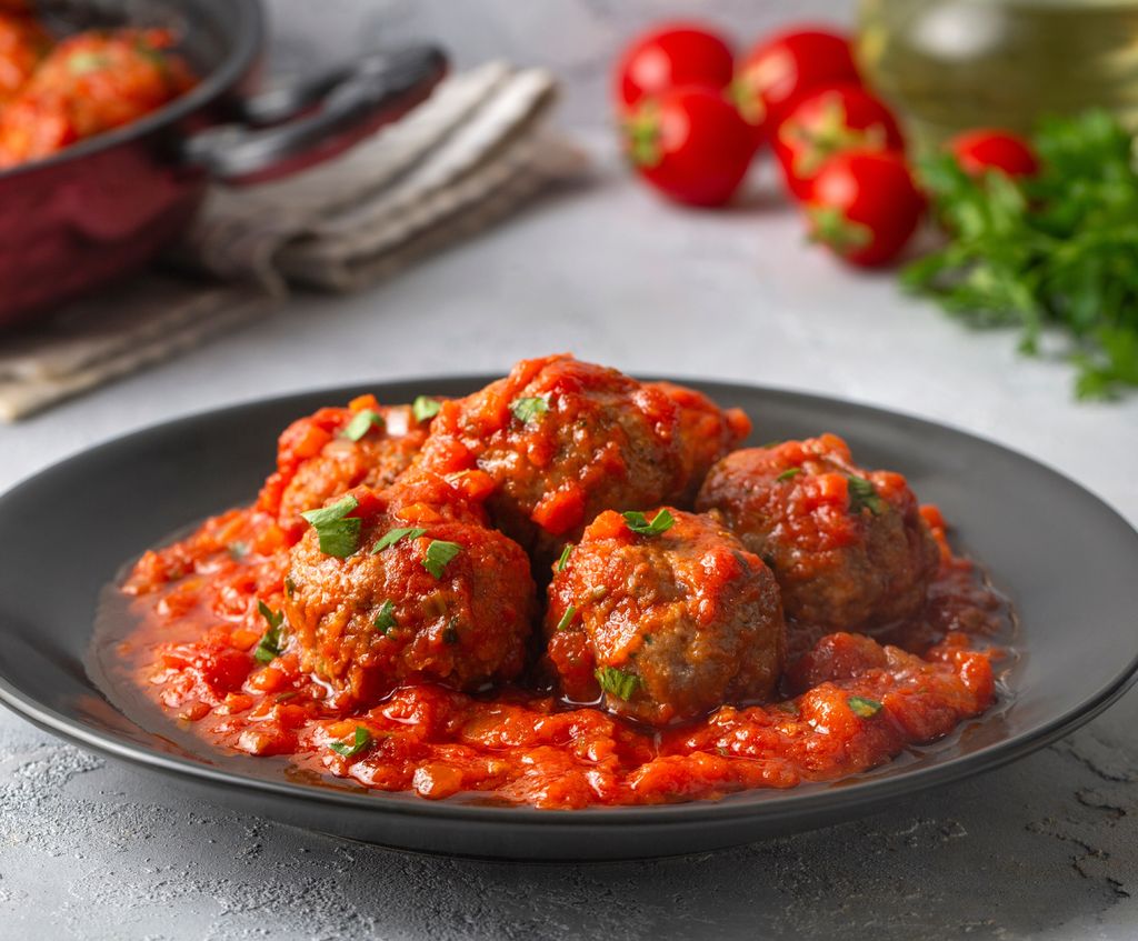 Albóndigas con salsa de tomate.
