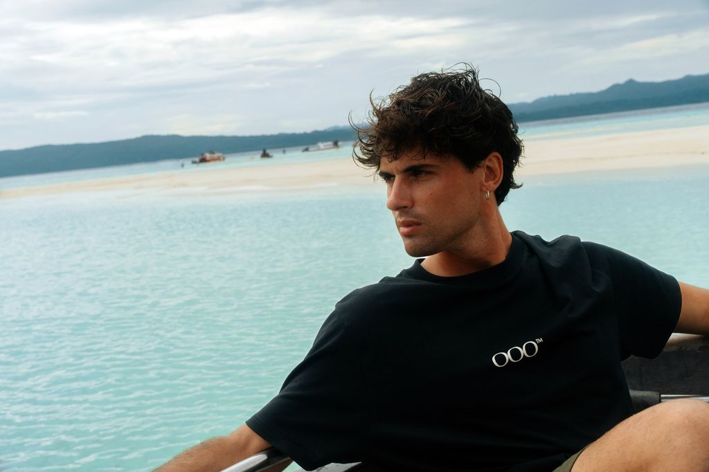 El influencer y modelo Daniel Illescas en Indonesia
