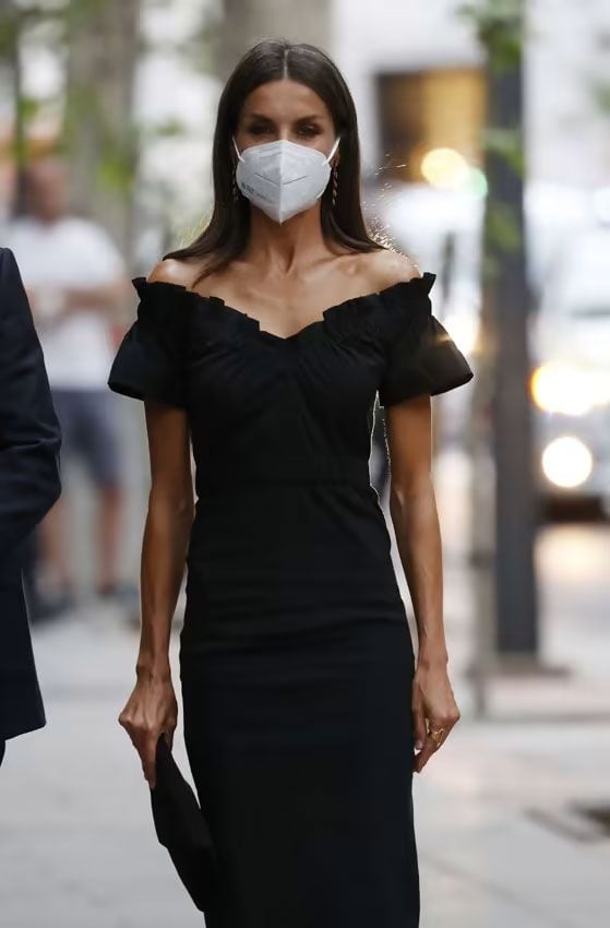 Reina Letizia con un vestido de cuero en los premios Retina ECO 