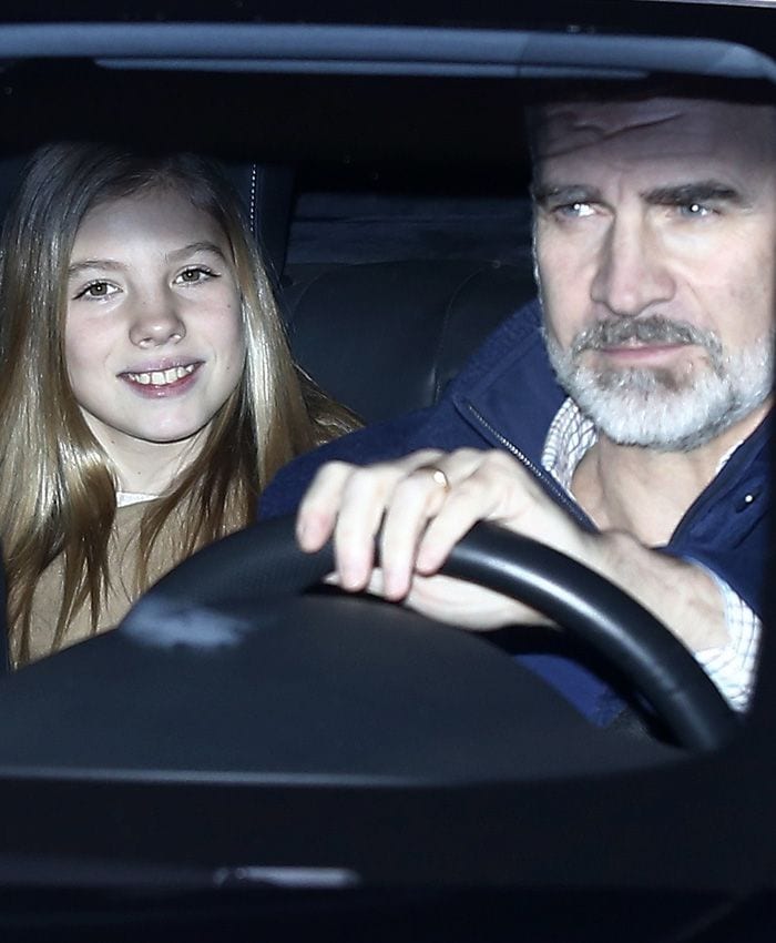 La infanta Sofía con el Rey