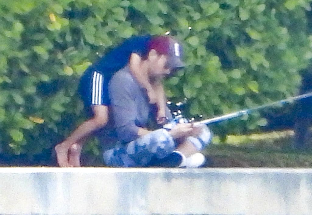 Enrique Iglesias y Nicholas disfrutaron al máximo su tiempo padre e hijo pescando.