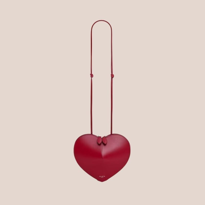 bolso con forma de corazon