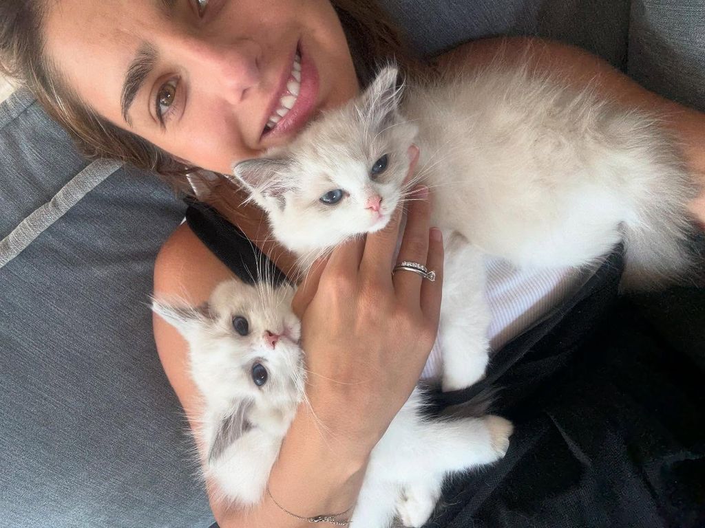 Michelle Renaud sumó dos tierno integrantes a su hermosa familia. 