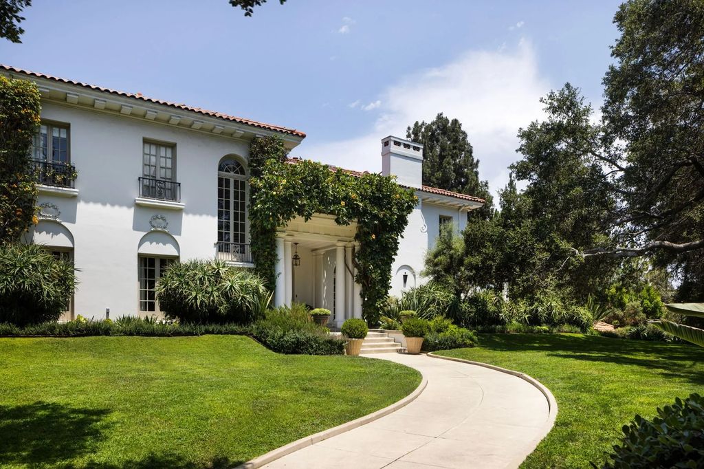 Así es la espectacular mansión que vende Angelina Jolie en Los Ángeles