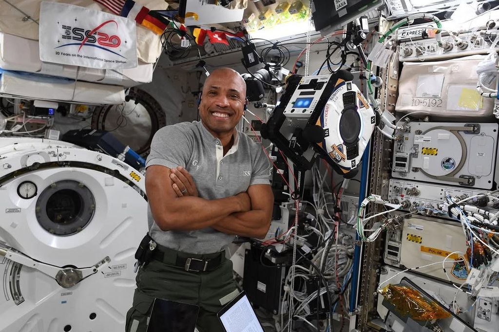 Victor Glover, piloto del Artemis II, será la primera persona negra en viajar a la Luna y uno de los rostros más carismáticos de esta histórica misión