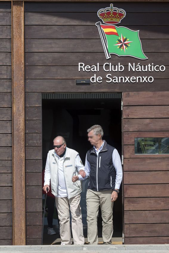 Don Juan Carlos en el Real Club Náutico de Sanxenxo