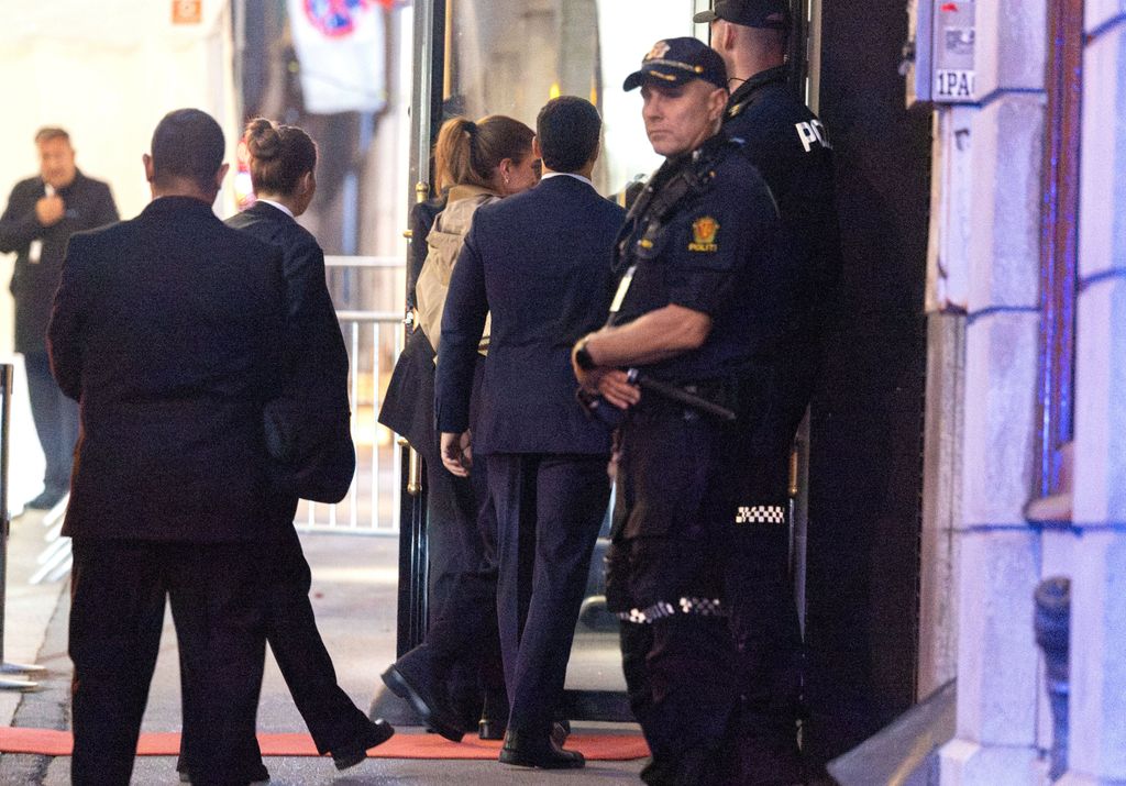 Rania de Jordania llegando al Grand Hotel la víspera del funeral de Estado del rey Harald en Oslo, Noruega, el 8 de septiembre de 2026