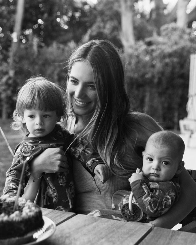Sarah Kohan y sus hijos Noah y Nala