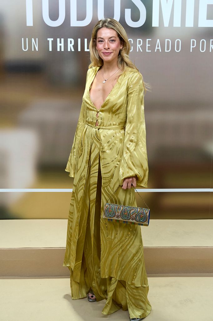 Belén Écija con vestido verde