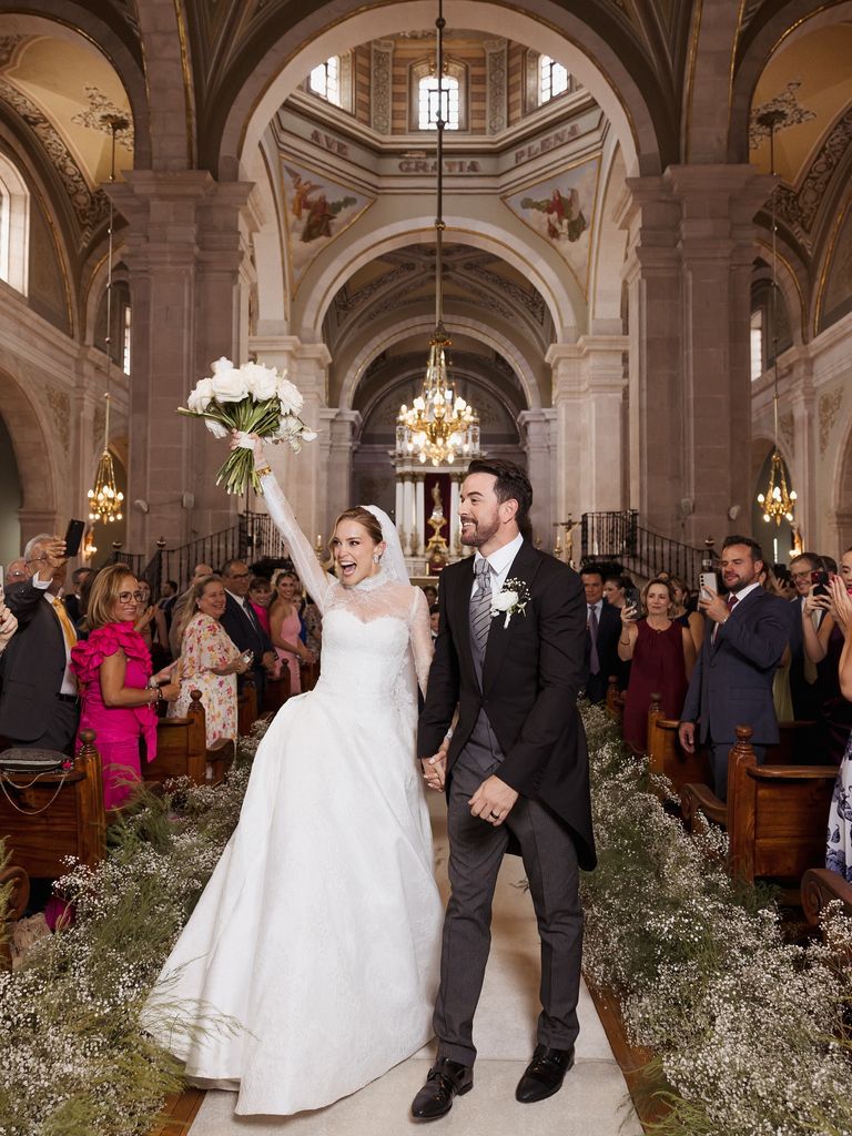 Mane de la Parra y Ligia Uriarte el día de su boda