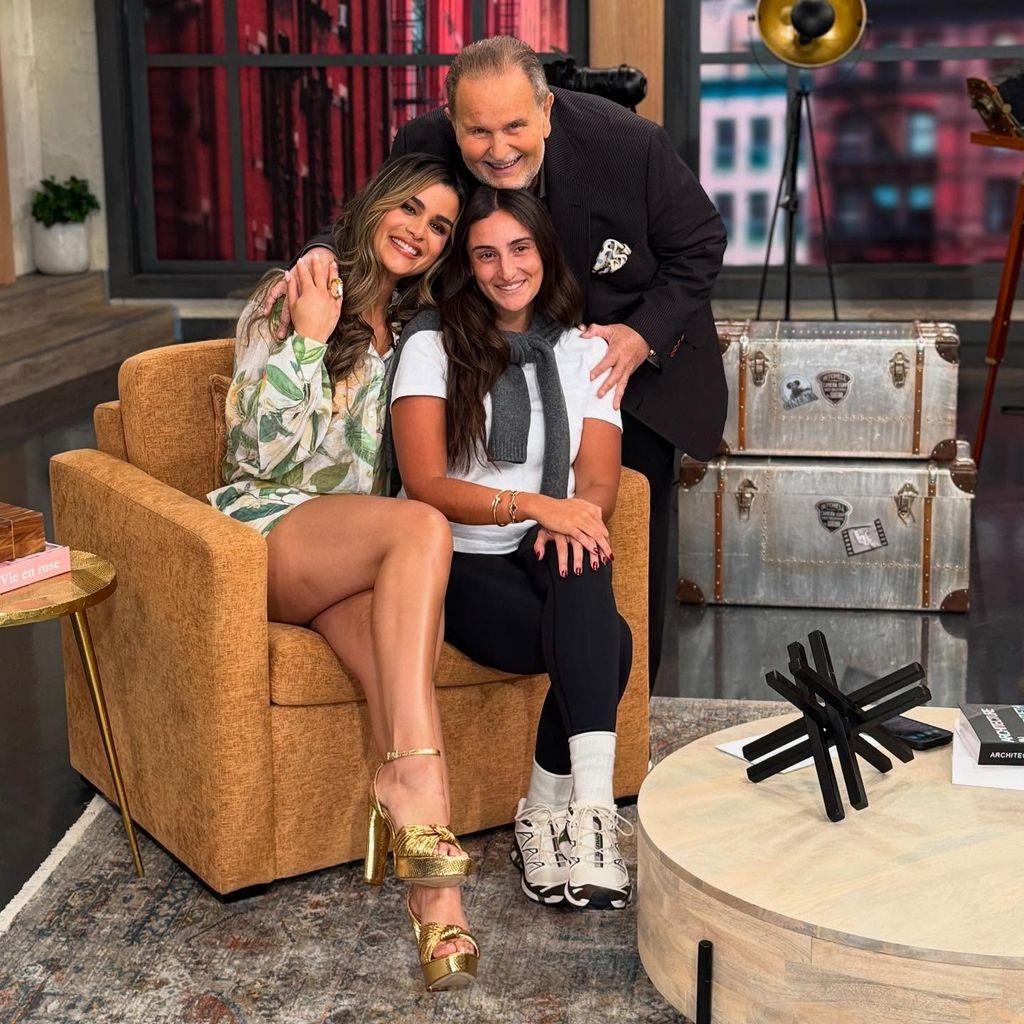 Raúl de Molina compartió esta linda foto junto a su hija Mía y su 'media hermana' Clarissa Molina.